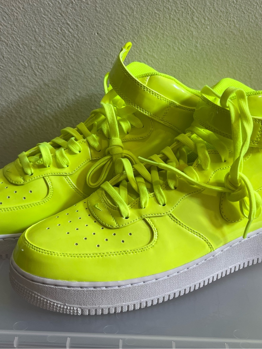 Nike Air Force 1 Mid UV Volt Neon Yellow - Picture 3 of 6
